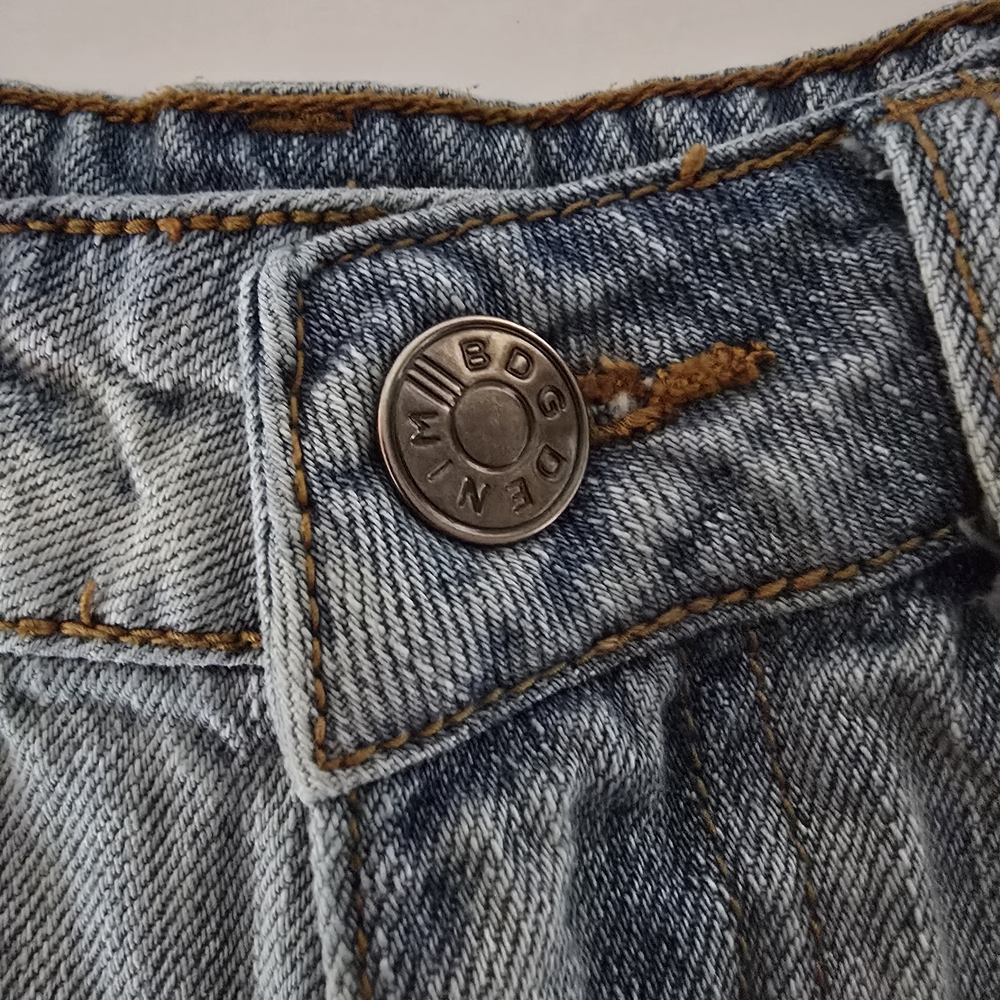 BDG High Rise Dree Cheeky Blue Distressed Jean Shorts Frayed Hem Size 27 - Picture 9 of 9